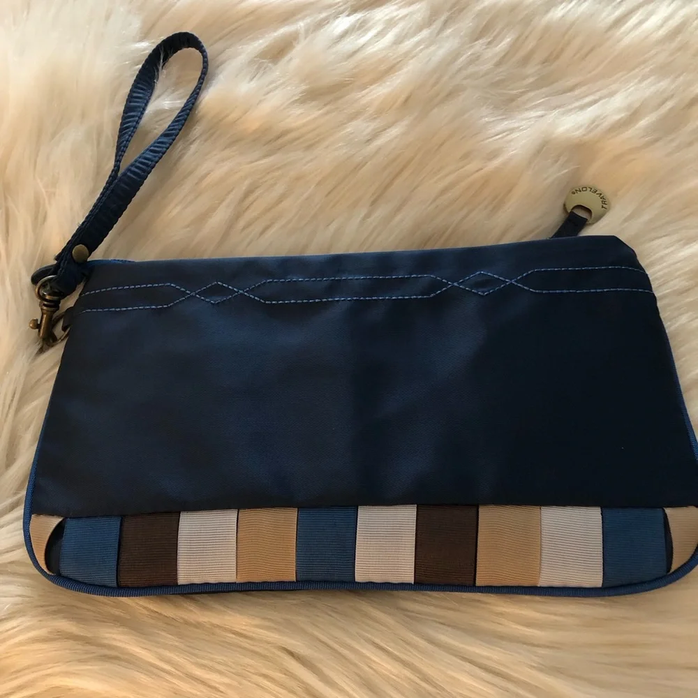 Travelon blue nylon wristlet wallet